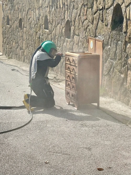 Portrait de Jonathan Monpeyroux, spécialiste du décapage